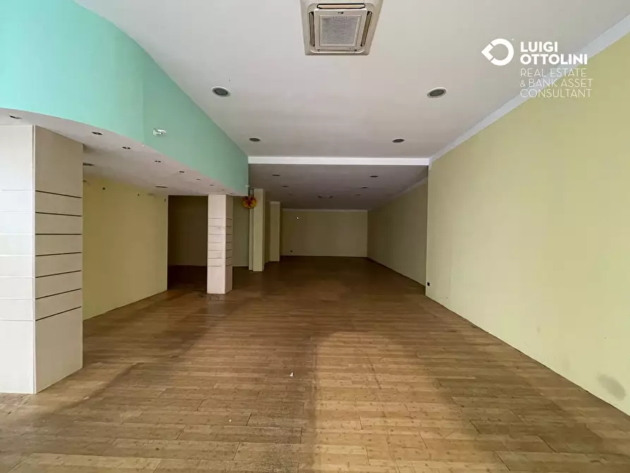 Immagine 46 di Negozio in vendita  in via Matteotti 10 a Vaprio D'adda