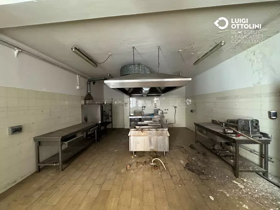 Immagine 53 di Palazzo in vendita  in Piazza XIII Martiri 1 a Lovere