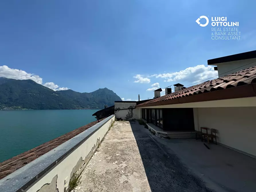 Immagine 34 di Palazzo in vendita  in Piazza XIII Martiri 1 a Lovere