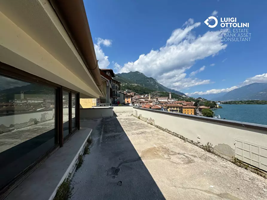 Immagine 36 di Palazzo in vendita  in Piazza XIII Martiri 1 a Lovere