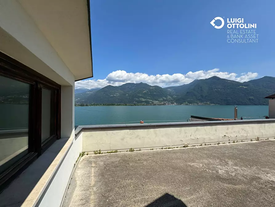 Immagine 37 di Palazzo in vendita  in Piazza XIII Martiri 1 a Lovere