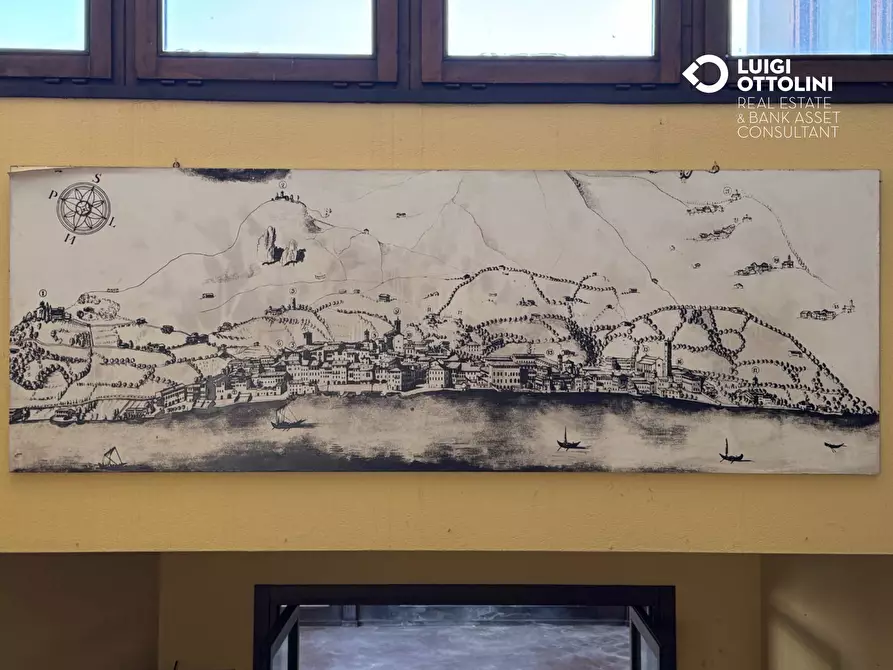 Immagine 43 di Palazzo in vendita  in Piazza XIII Martiri 1 a Lovere