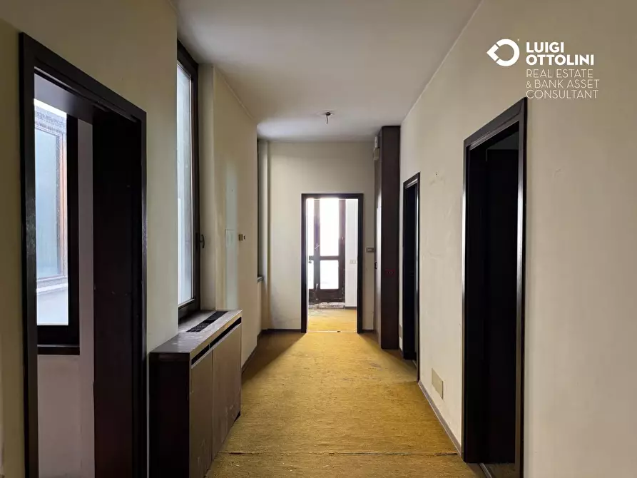 Immagine 45 di Palazzo in vendita  in Piazza XIII Martiri 1 a Lovere