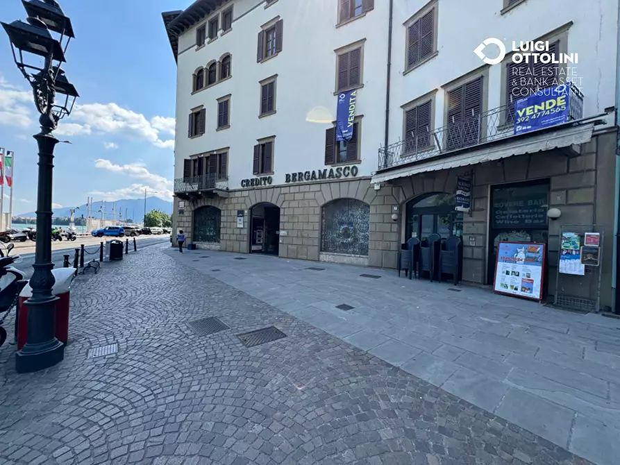 Immagine 54 di Palazzo in vendita  in Piazza XIII Martiri 1 a Lovere