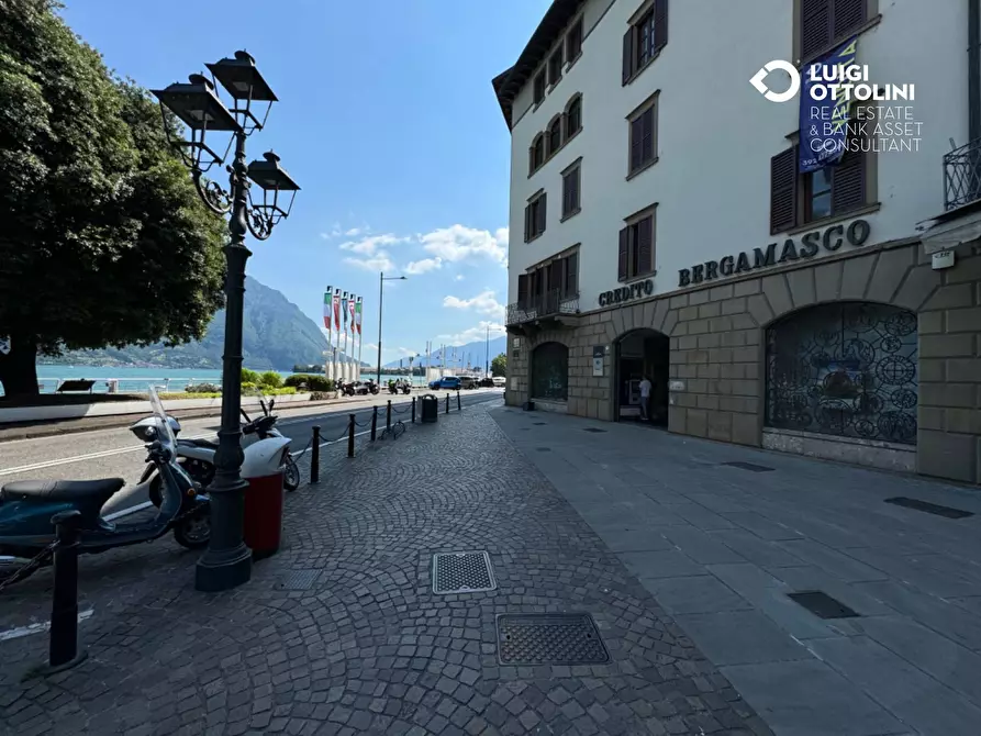 Immagine 58 di Palazzo in vendita  in Piazza XIII Martiri 1 a Lovere