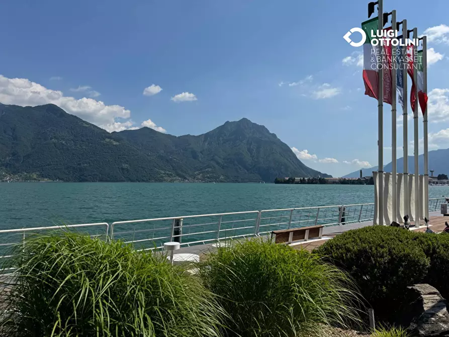 Immagine 65 di Palazzo in vendita  in Piazza XIII Martiri 1 a Lovere