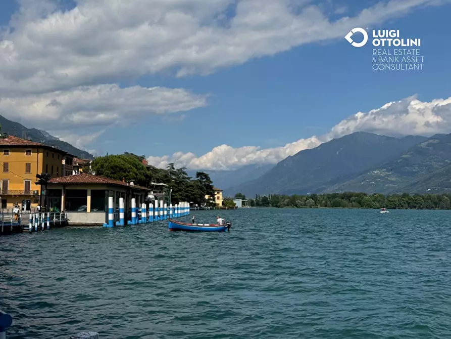 Immagine 67 di Palazzo in vendita  in Piazza XIII Martiri 1 a Lovere