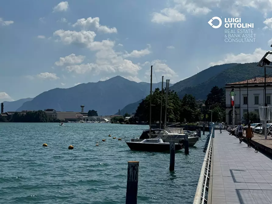 Immagine 77 di Palazzo in vendita  in Piazza XIII Martiri 1 a Lovere