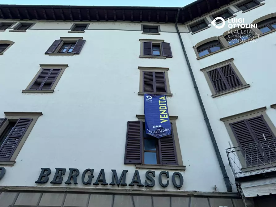 Immagine 80 di Palazzo in vendita  in Piazza XIII Martiri 1 a Lovere