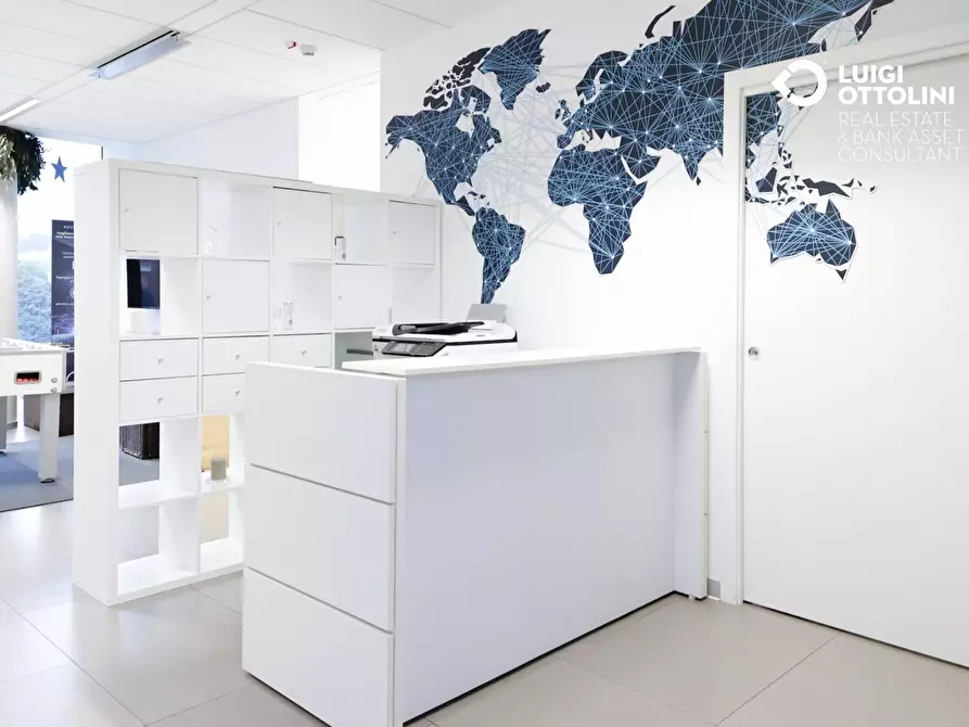 Immagine 28 di Ufficio in affitto  a Bergamo