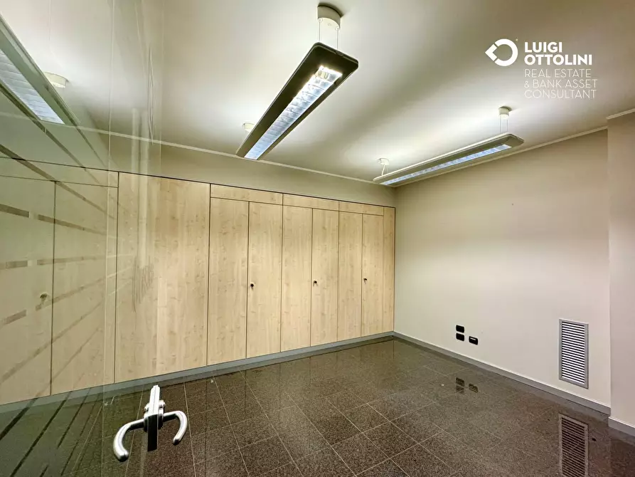 Immagine 6 di Negozio in vendita  in via Donadoni 1 a Pedrengo