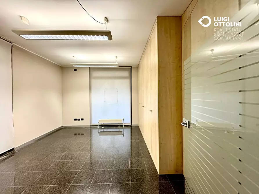 Immagine 15 di Negozio in vendita  in via Donadoni 1 a Pedrengo