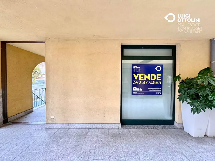 Immagine 31 di Negozio in vendita  in via Donadoni 1 a Pedrengo