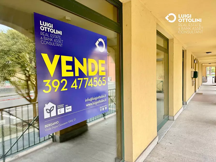 Immagine 36 di Negozio in vendita  in via Donadoni 1 a Pedrengo