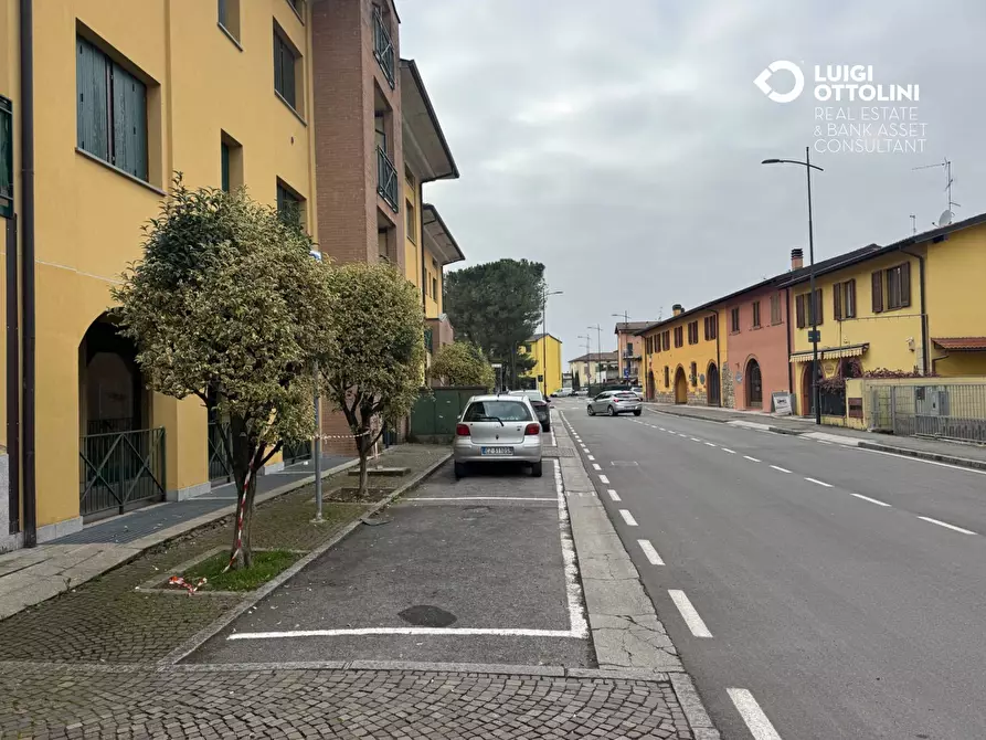 Immagine 42 di Negozio in vendita  in via Donadoni 1 a Pedrengo