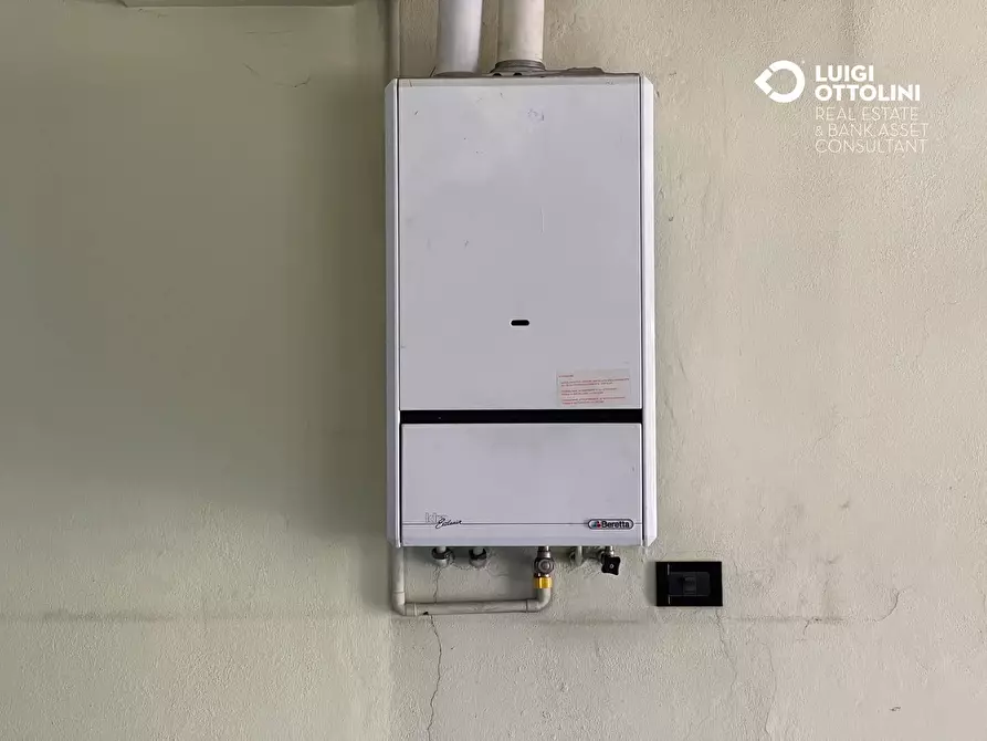 Immagine 11 di Ufficio in vendita  in via Como 16 a Olgiate Molgora