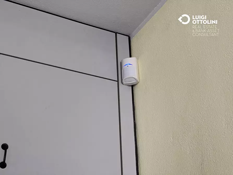 Immagine 14 di Ufficio in vendita  in via Como 16 a Olgiate Molgora