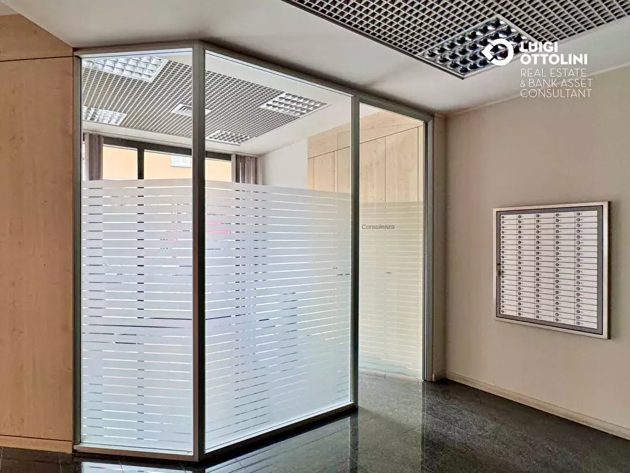 Immagine 18 di Negozio in vendita  in Via Mazzini 177 a Albino