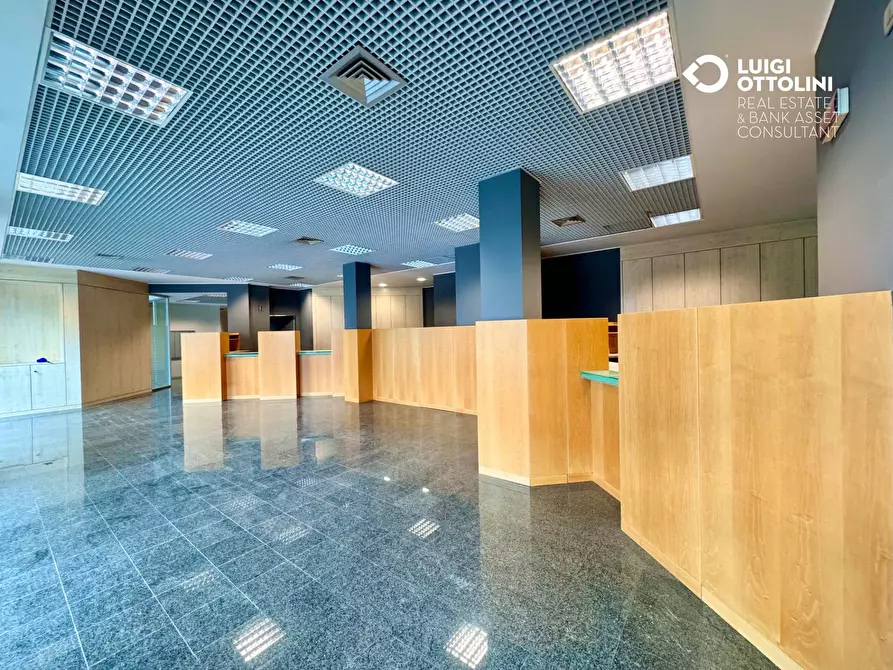 Immagine 20 di Negozio in vendita  in Via Mazzini 177 a Albino