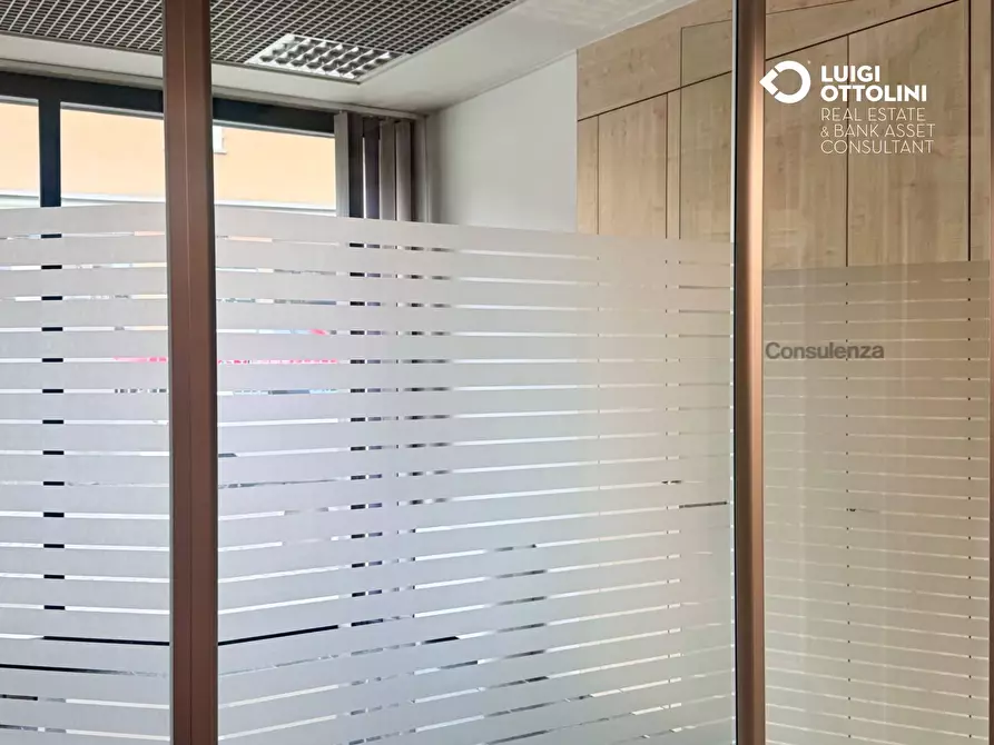 Immagine 24 di Negozio in vendita  in Via Mazzini 177 a Albino