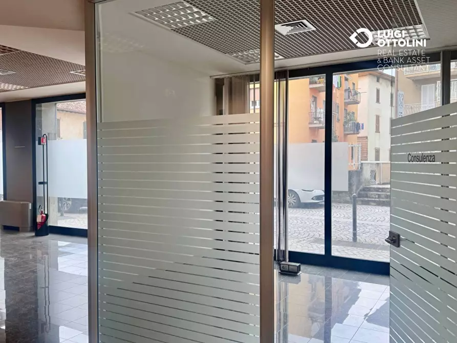 Immagine 27 di Negozio in vendita  in Via Mazzini 177 a Albino