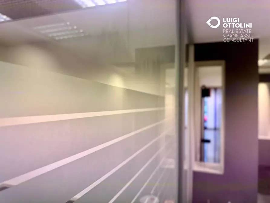 Immagine 31 di Negozio in vendita  in Via Mazzini 177 a Albino