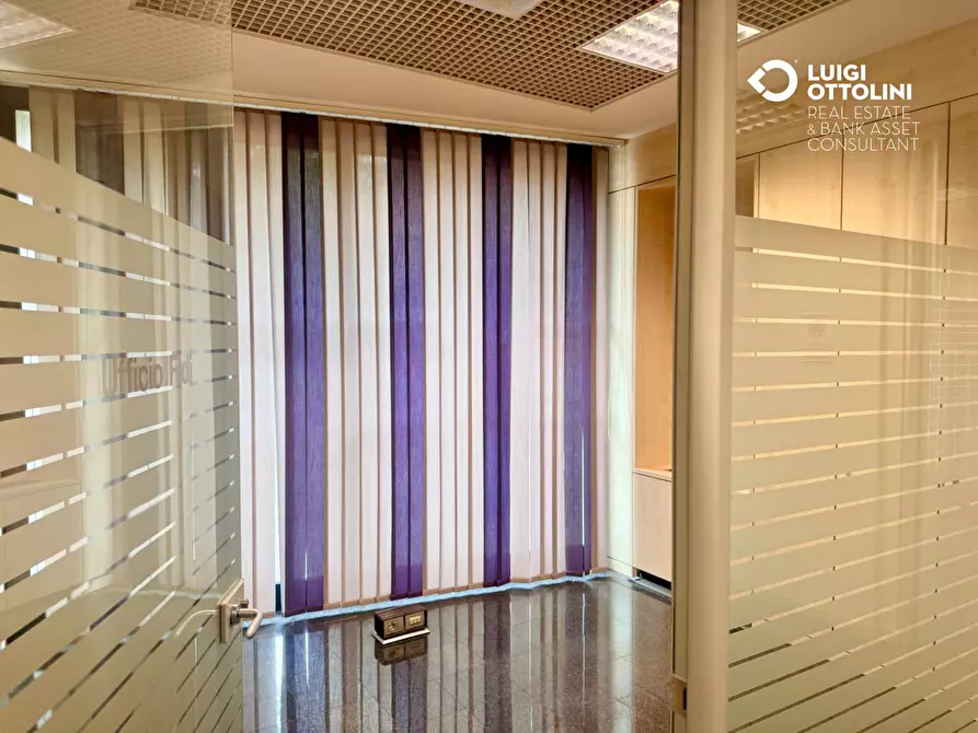 Immagine 34 di Negozio in vendita  in Via Mazzini 177 a Albino