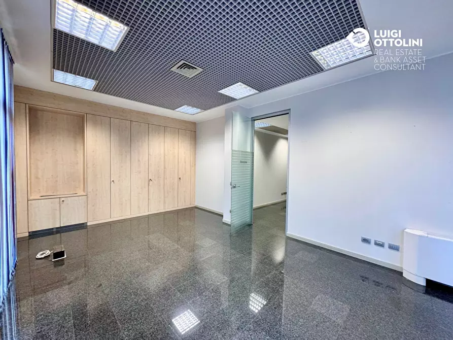 Immagine 36 di Negozio in vendita  in Via Mazzini 177 a Albino