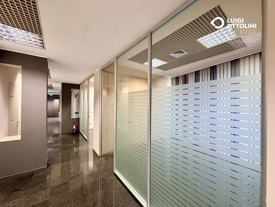 Immagine 39 di Negozio in vendita  in Via Mazzini 177 a Albino