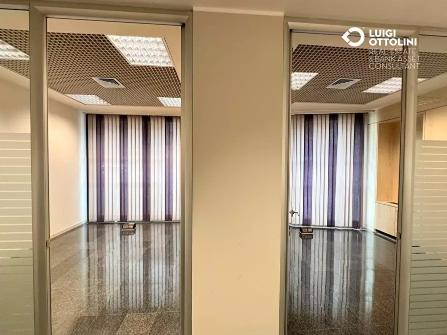 Immagine 40 di Negozio in vendita  in Via Mazzini 177 a Albino