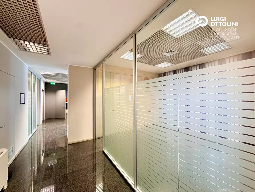 Immagine 44 di Negozio in vendita  in Via Mazzini 177 a Albino