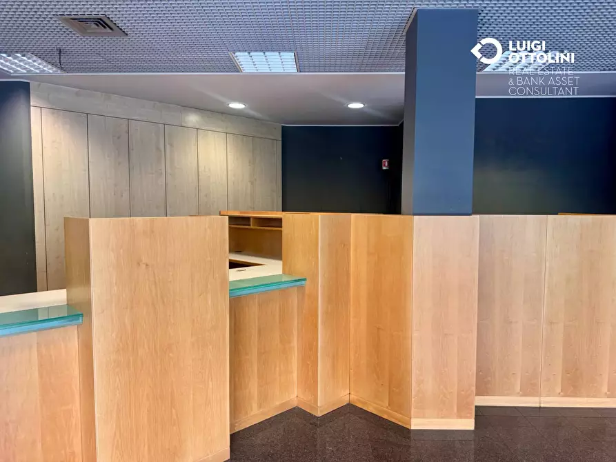 Immagine 52 di Negozio in vendita  in Via Mazzini 177 a Albino