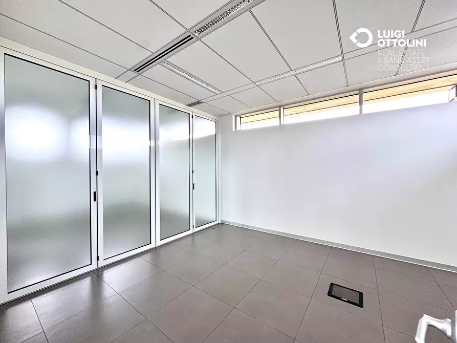 Immagine 12 di Ufficio in affitto  in Via Autostrada a Bergamo