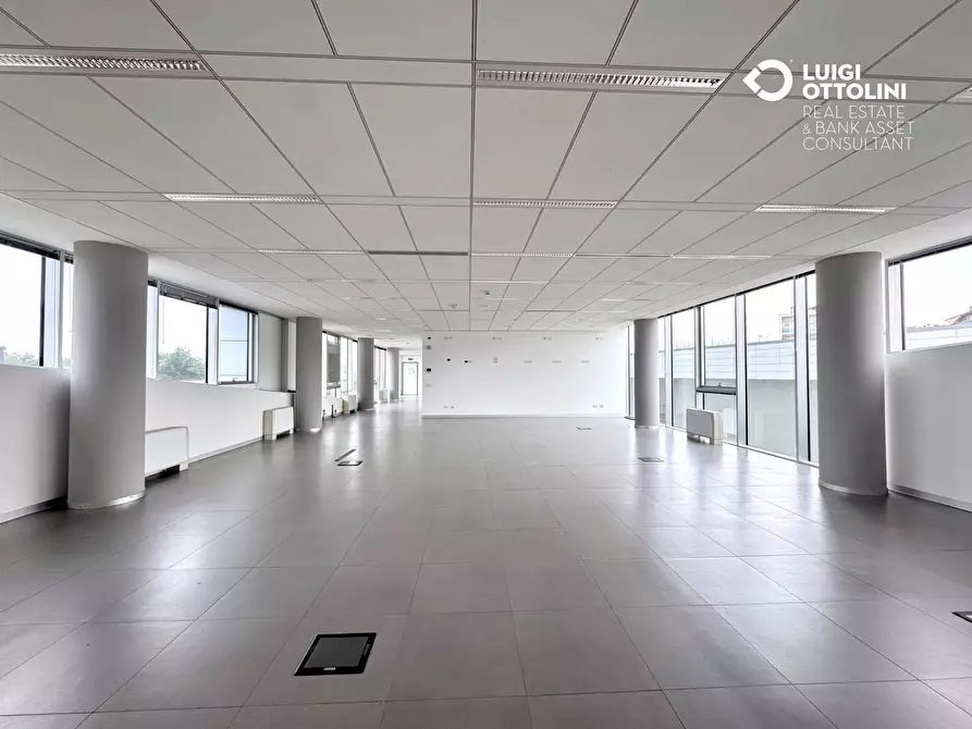Immagine 14 di Ufficio in affitto  in Via Autostrada a Bergamo