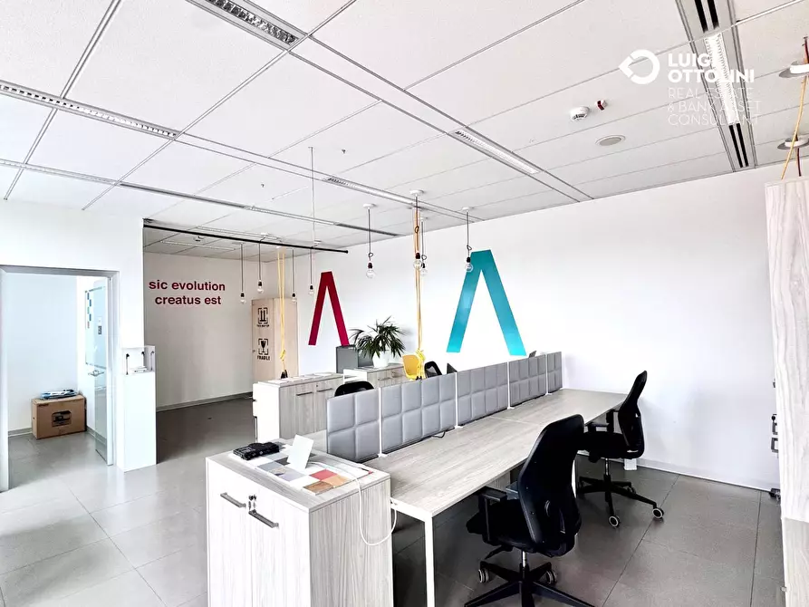 Immagine 25 di Ufficio in affitto  in Via Autostrada a Bergamo