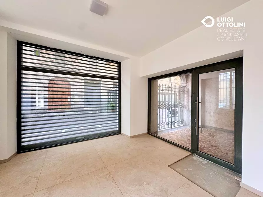 Immagine 1 di Negozio in affitto  in via san francesco d'Assisi 4 a Bergamo