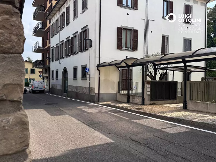 Immagine 2 di Negozio in vendita  in via Sant'Andrea 3 a Dalmine