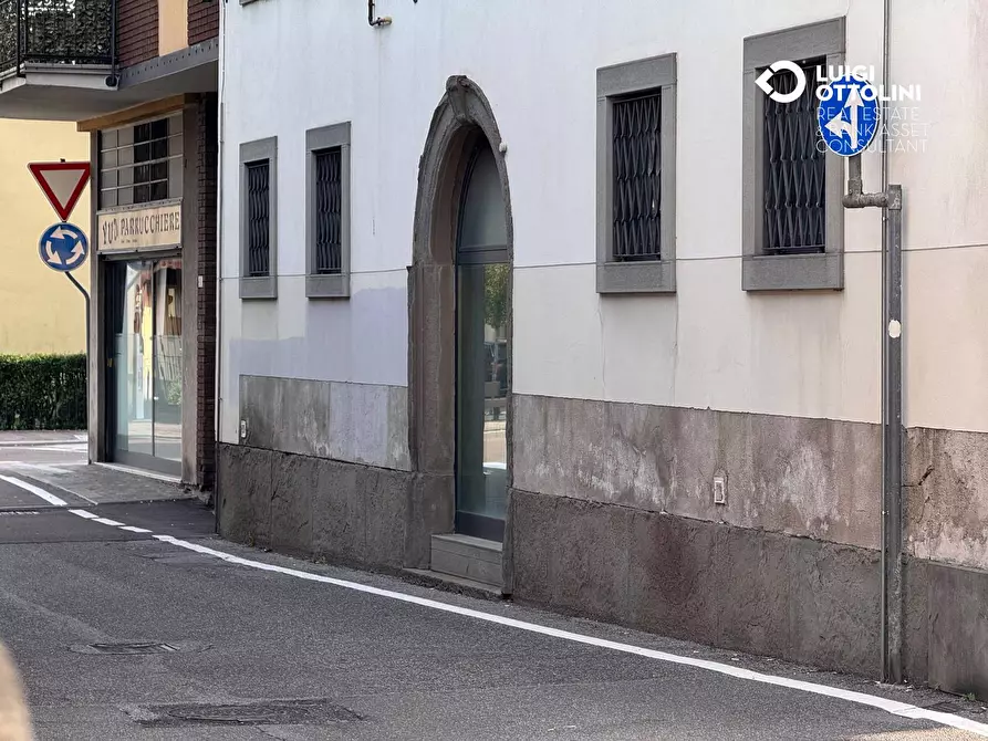 Immagine 5 di Negozio in vendita  in via Sant'Andrea 3 a Dalmine
