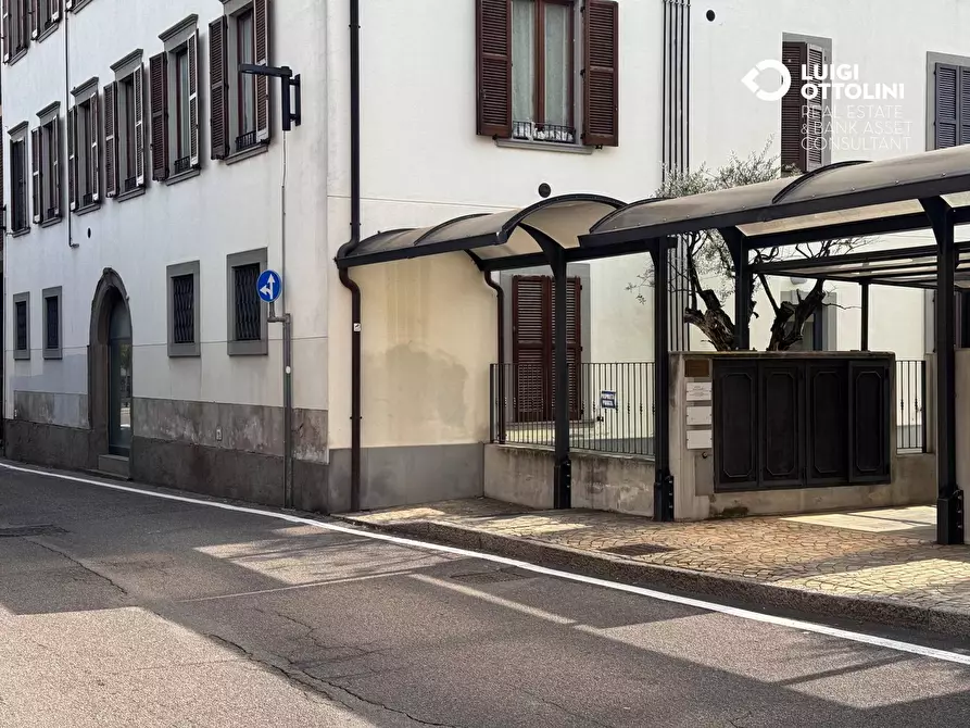 Immagine 6 di Negozio in vendita  in via Sant'Andrea 3 a Dalmine