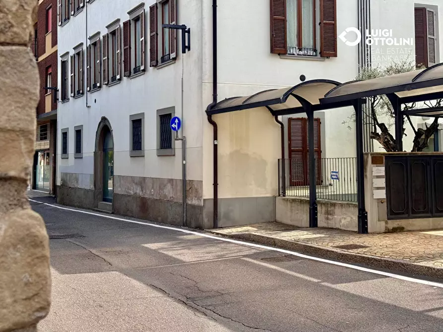 Immagine 7 di Negozio in vendita  in via Sant'Andrea 3 a Dalmine