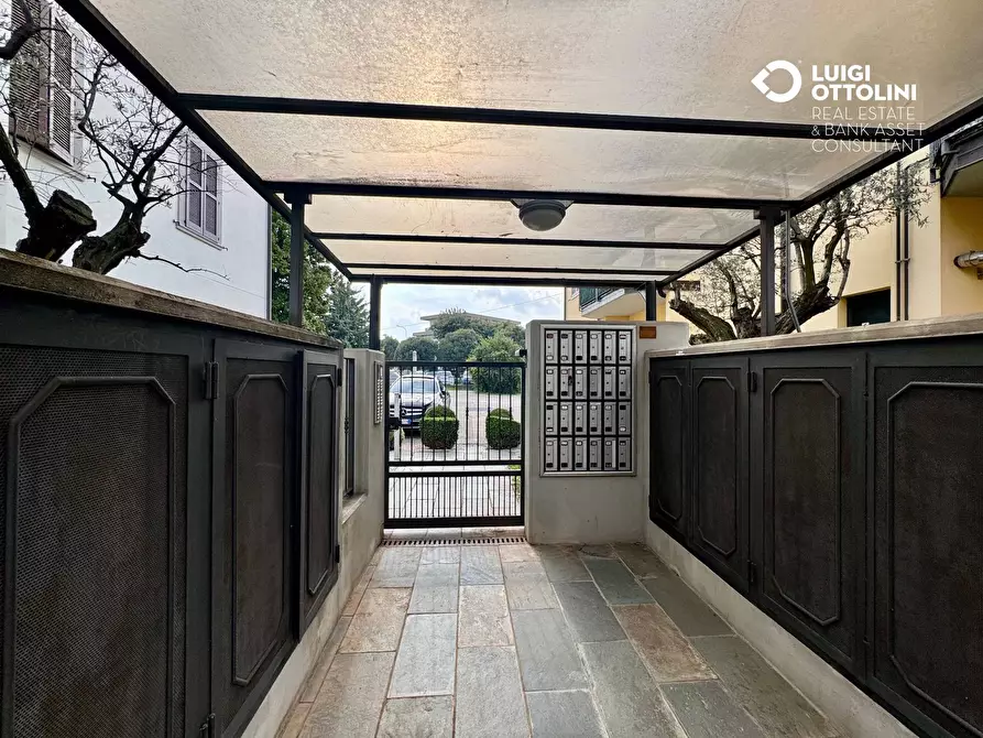 Immagine 9 di Negozio in vendita  in via Sant'Andrea 3 a Dalmine