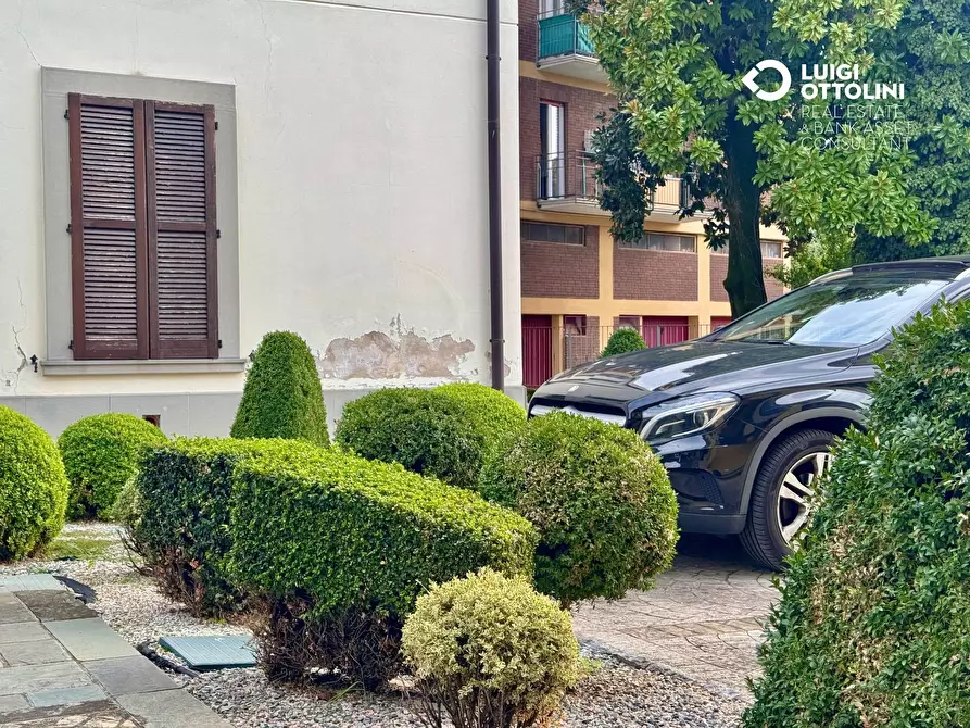 Immagine 12 di Negozio in vendita  in via Sant'Andrea 3 a Dalmine