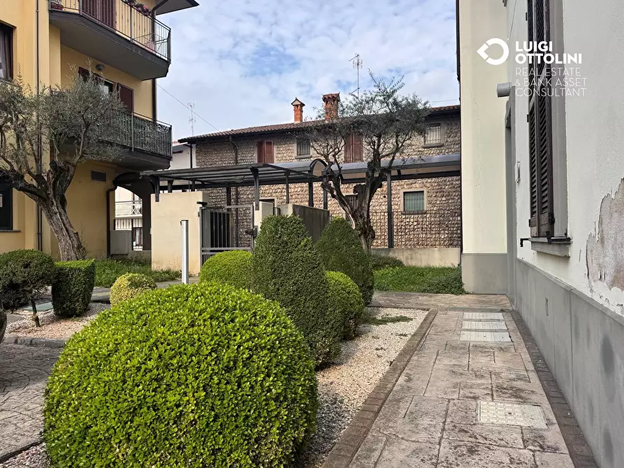 Immagine 25 di Negozio in vendita  in via Sant'Andrea 3 a Dalmine