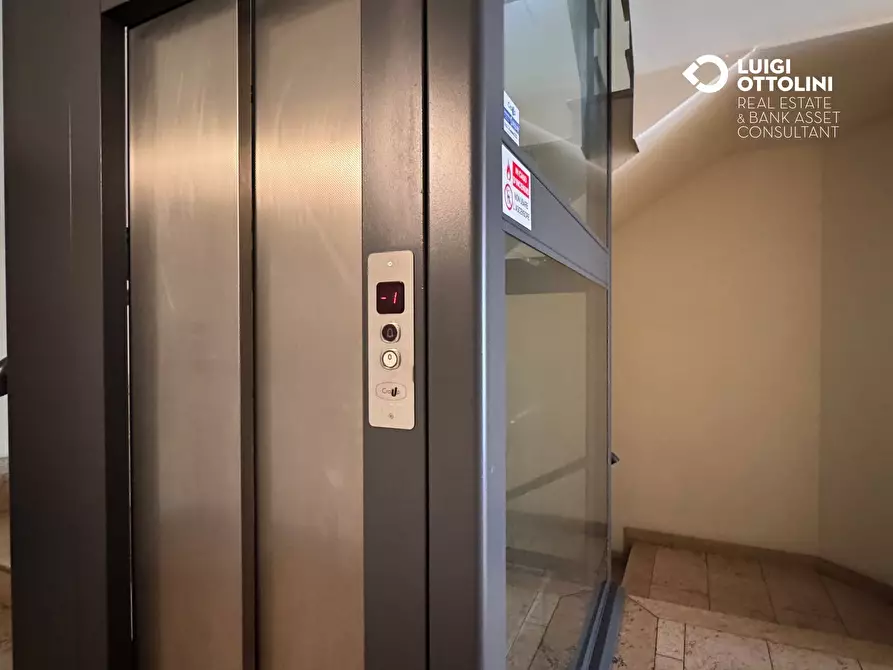 Immagine 27 di Negozio in vendita  in via Sant'Andrea 3 a Dalmine