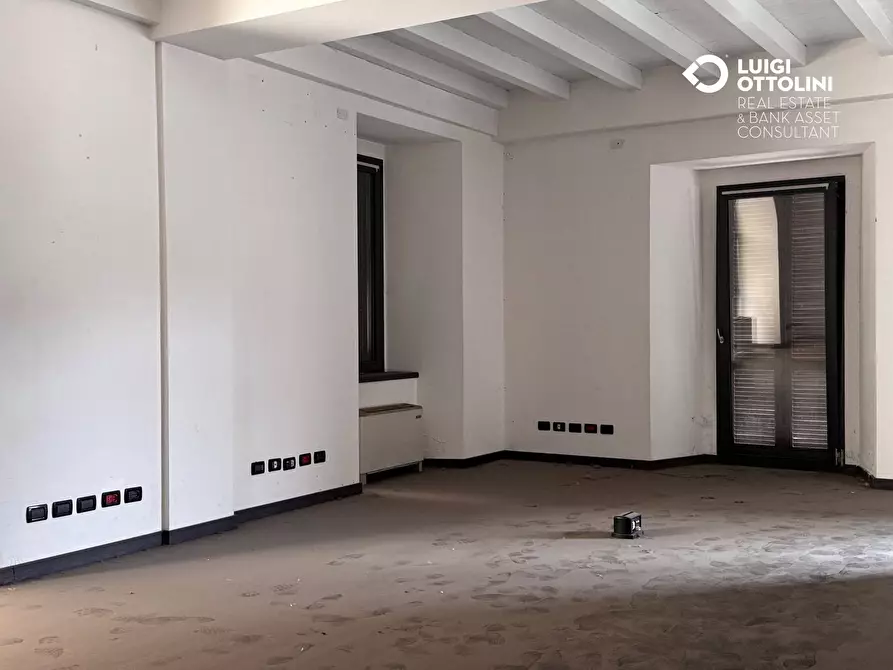 Immagine 35 di Negozio in vendita  in via Sant'Andrea 3 a Dalmine