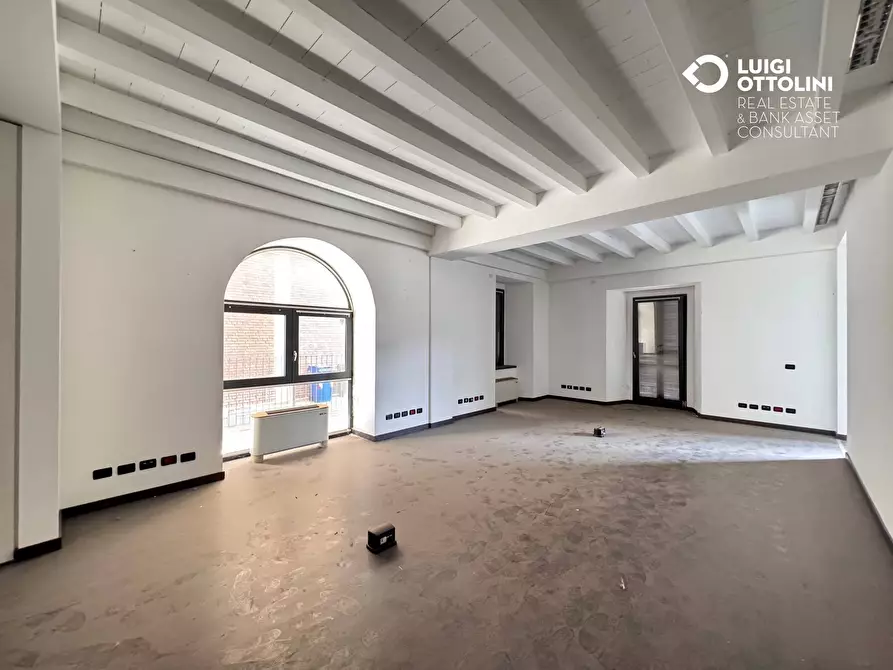 Immagine 37 di Negozio in vendita  in via Sant'Andrea 3 a Dalmine