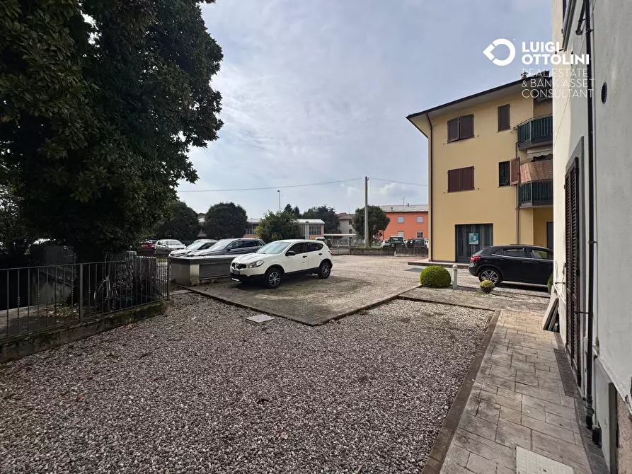 Immagine 51 di Negozio in vendita  in via Sant'Andrea 3 a Dalmine