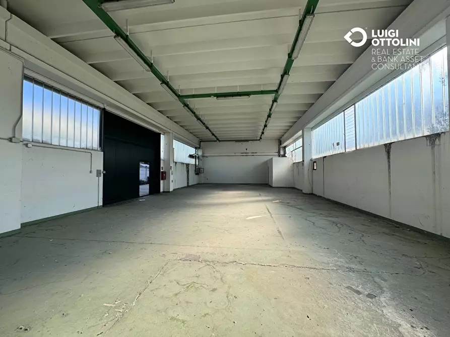 Immagine 2 di Capannone industriale in vendita  in via torre 5 a Almenno San Bartolomeo