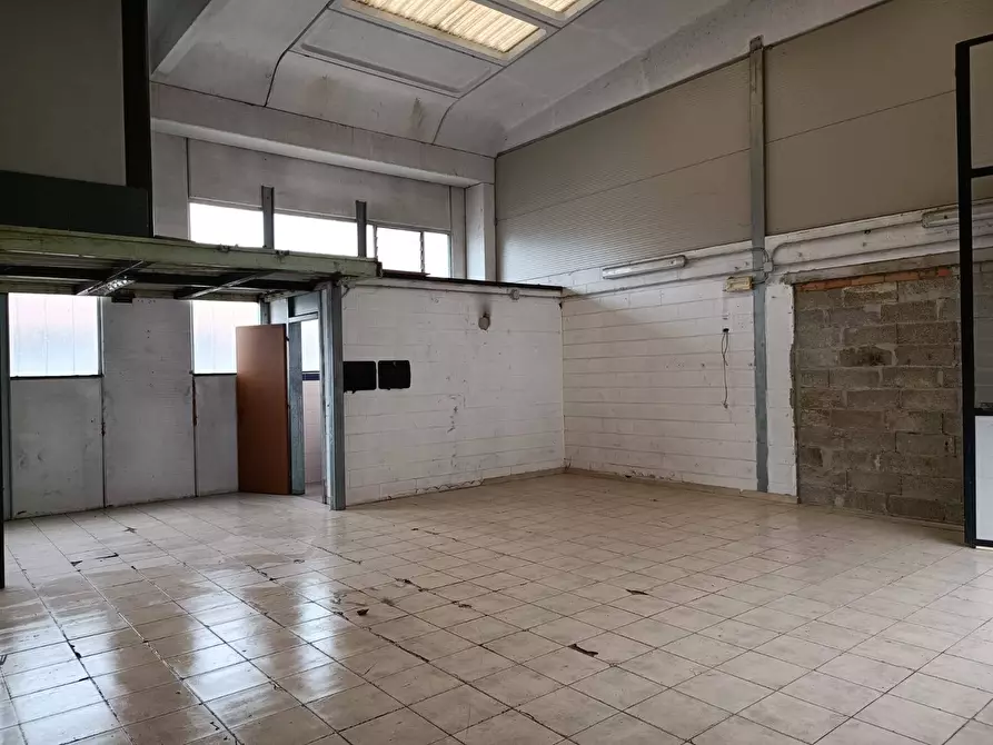 Immagine 4 di Capannone industriale in vendita  in Via Nilde Iotti a Pieve Emanuele