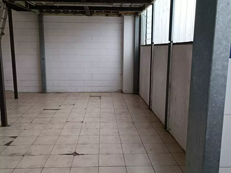 Immagine 5 di Capannone industriale in vendita  in Via Nilde Iotti a Pieve Emanuele